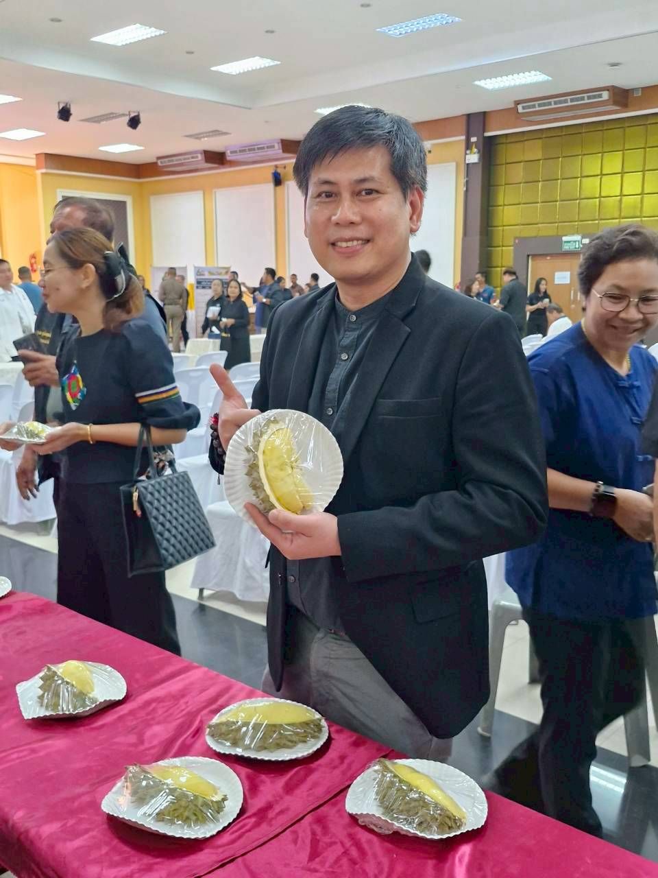 title - วันที่ 14 พฤษภาคม 2569 นายวิทูล ประดิษฐบุญ ปฏิรูปที่ดินจังหวัดปราจีนบุรี ร่วมเป็นเกียรติในกิจกรรมแถลงข่าวการจัดงานวันเกษตรปราจีนบุรี ครั้งที่ 60 ประจำปี 2569